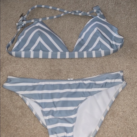 BIKINI BUNDLE - Picture 5 of 8